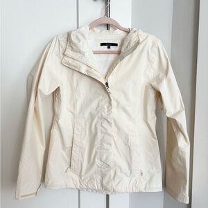 Quince Women's Off-White Rain Jacket